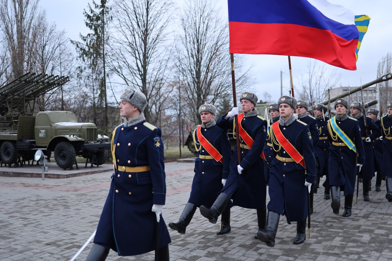 Генерал-майор юстиции Антон Решетов принял участие в церемонии, посвященной Дню Героев Отечества Генерал-майор юстиции Антон Решетов принял участие в церемонии, посвященной Дню Героев Отечества