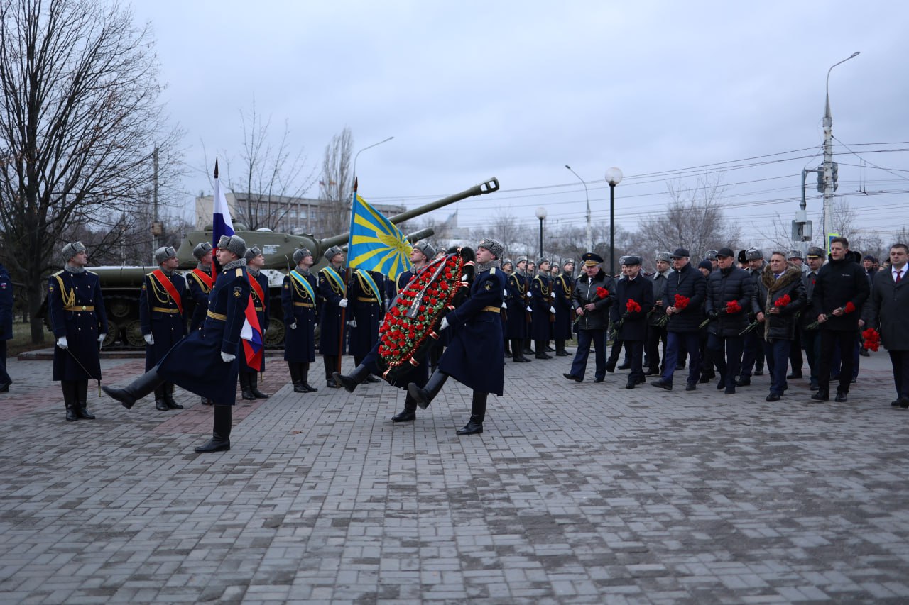 Генерал-майор юстиции Антон Решетов принял участие в церемонии, посвященной Дню Героев Отечества Генерал-майор юстиции Антон Решетов принял участие в церемонии, посвященной Дню Героев Отечества
