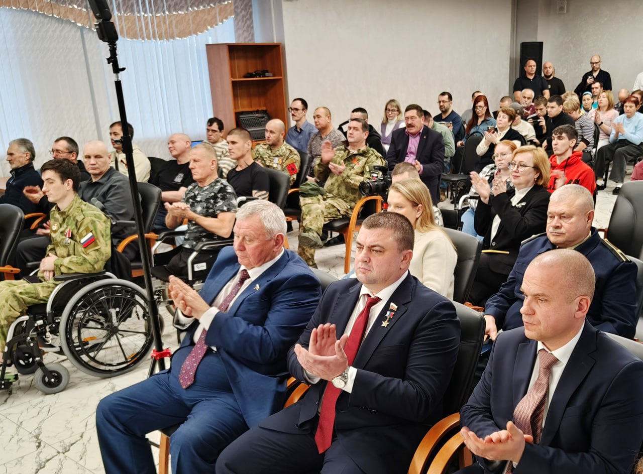 В Воронежском Центре комплексной реабилитации инвалидов «Семь Ступеней» состоялся праздничный концерт в честь Дня Героев Отечества В Воронежском Центре комплексной реабилитации инвалидов «Семь Ступеней» состоялся праздничный концерт в честь Дня Героев Отечества