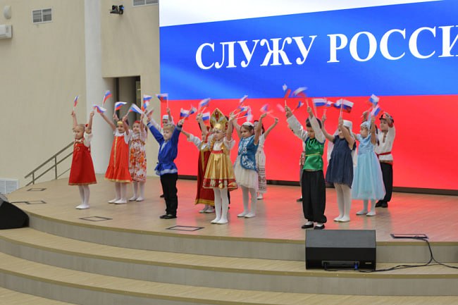 Герои среди нас. В воронежской Мега-школе состоялось масштабное празднование Дня героев Отечества Герои среди нас. В воронежской Мега-школе состоялось масштабное празднование Дня героев Отечества