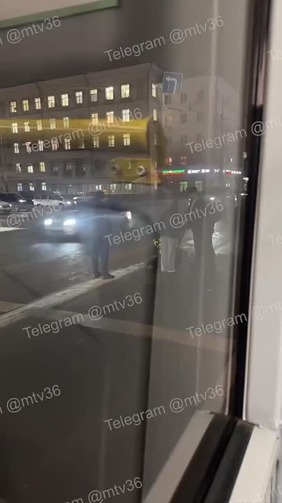 На перекрестке у цирка женщину переехал трактор