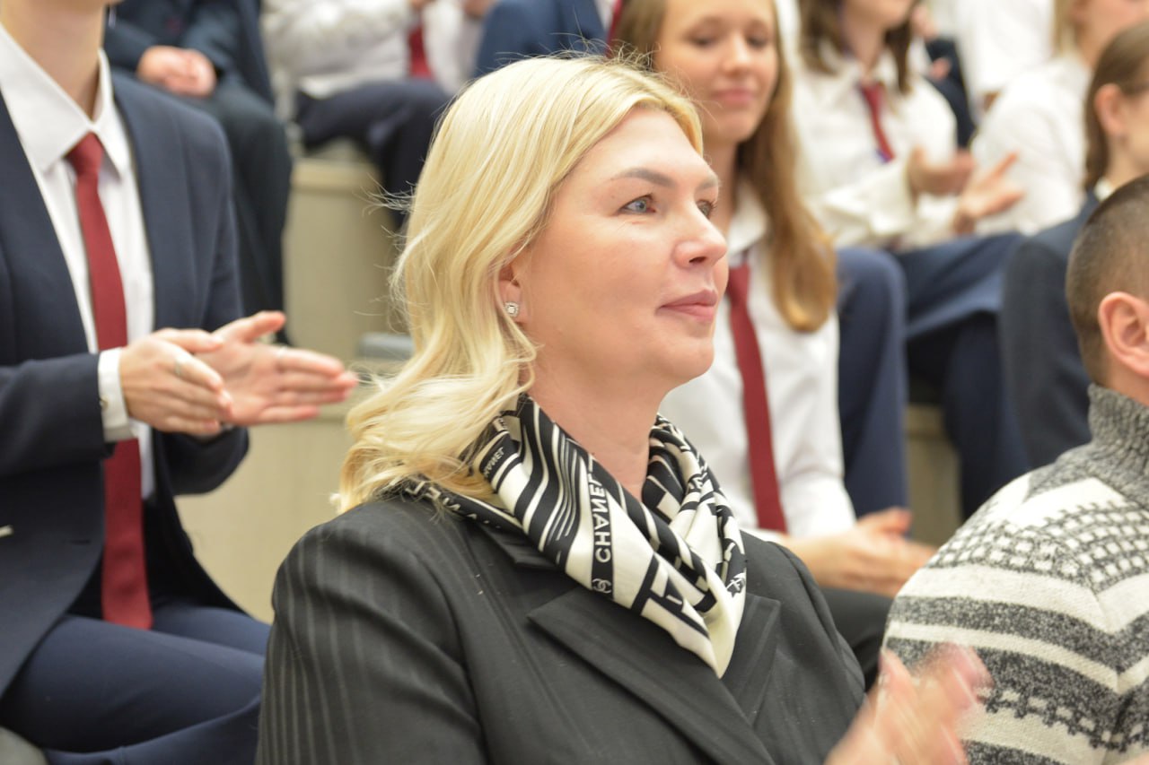 Герои среди нас. В воронежской Мега-школе состоялось масштабное празднование Дня героев Отечества Герои среди нас. В воронежской Мега-школе состоялось масштабное празднование Дня героев Отечества