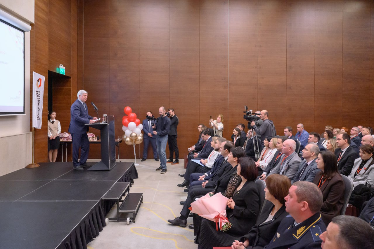 Губернатор поздравил МФЦ Воронежской области с 15-летием