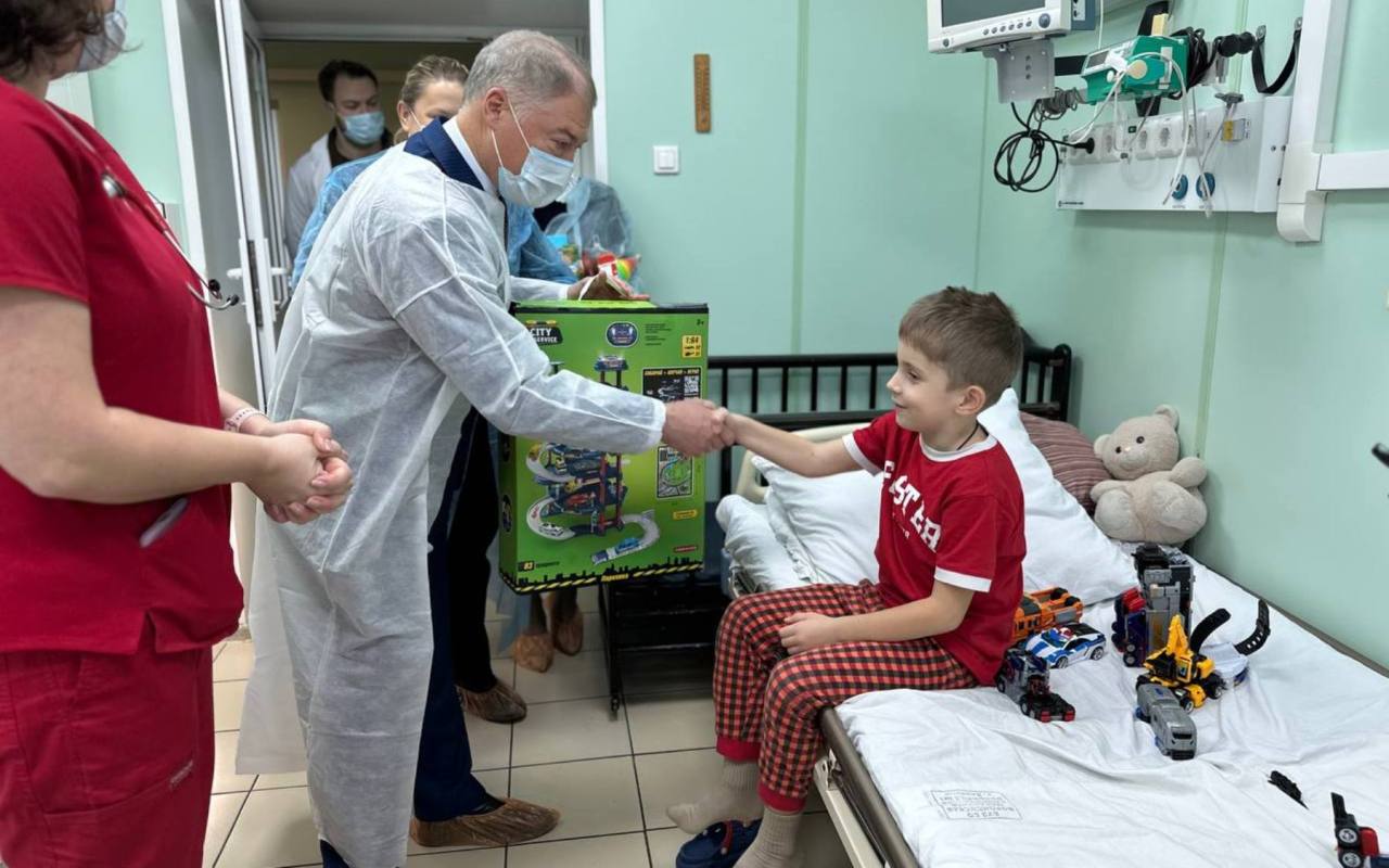 Юные пациенты кардиохирургического отделения Воронежской областной детской клинической больницы №1 получили подарки в рамках благотворительной акции «Коробка храбрости»