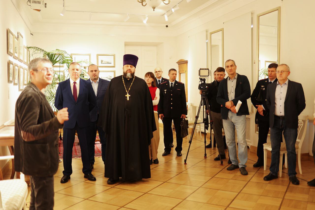 Воронежские полицейские и общественники обсудили вопрос защиты традиционных духовно-нравственных ценностей Воронежские полицейские и общественники обсудили вопрос защиты традиционных духовно-нравственных ценностей