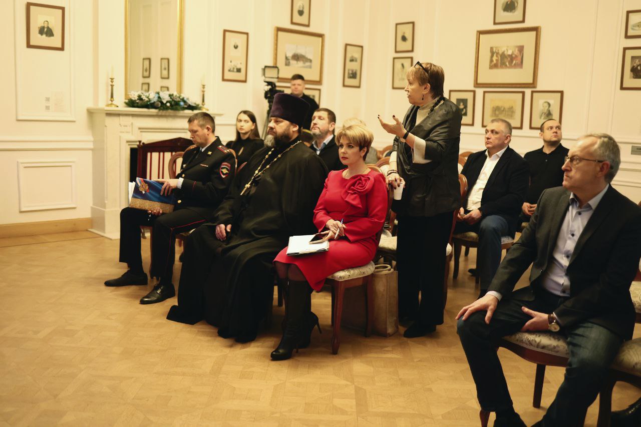 Воронежские полицейские и общественники обсудили вопрос защиты традиционных духовно-нравственных ценностей Воронежские полицейские и общественники обсудили вопрос защиты традиционных духовно-нравственных ценностей