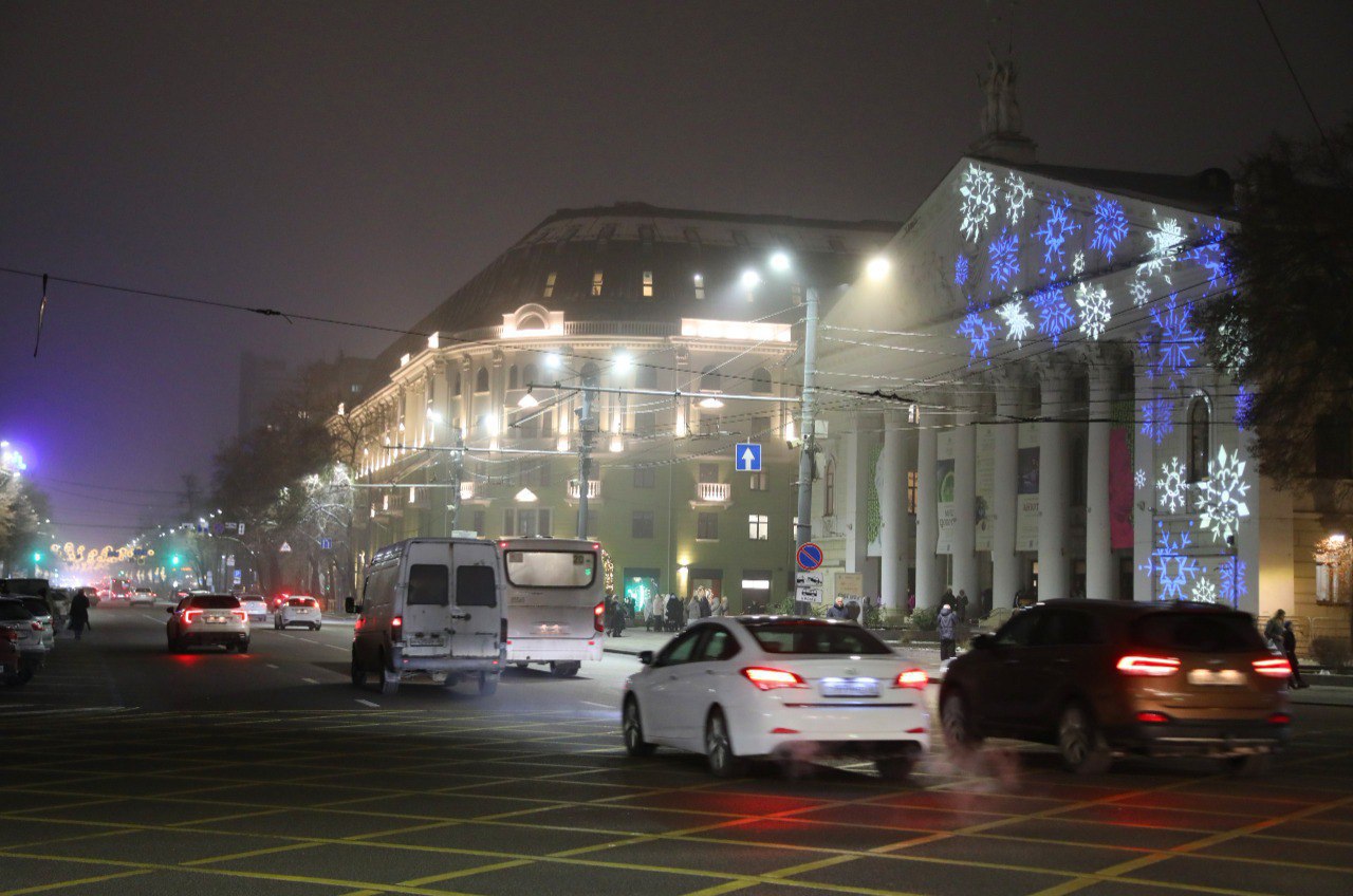 Сергей Петрин: Продолжаем украшать город к главному зимнему празднику Сергей Петрин: Продолжаем украшать город к главному зимнему празднику