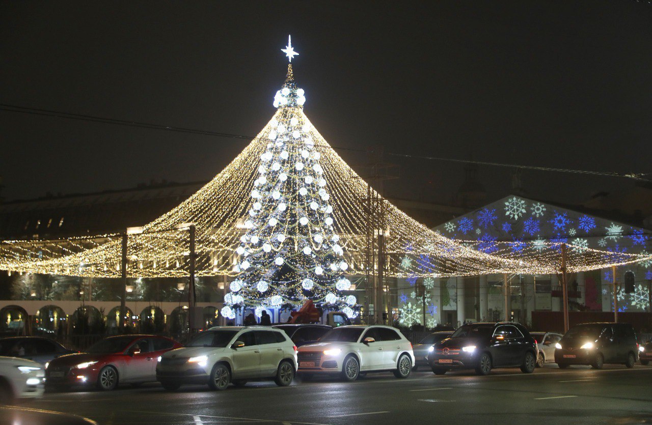 Сергей Петрин: Продолжаем украшать город к главному зимнему празднику