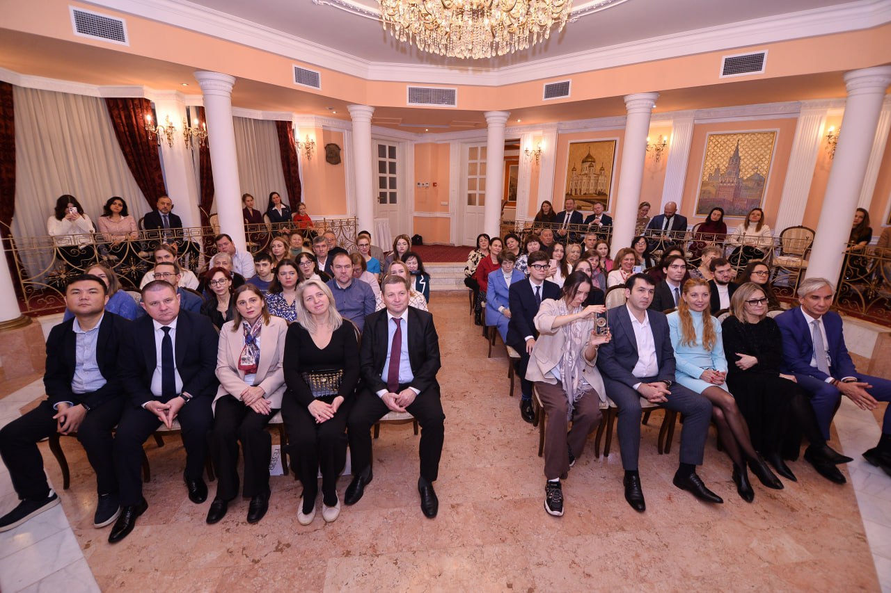 11 декабря в Посольстве России в Азербайджане был организован торжественный концерт, приуроченный сразу к двум значимым событиям, которые отмечаются в этом году – 80-летию Победы в Великой Отечественной войне 1941-1945 гг. и... 11 декабря в Посольстве России в Азербайджане был организован торжественный концерт, приуроченный сразу к двум значимым событиям, которые отмечаются в этом году – 80-летию Победы в Великой Отечественной войне 1941-1945 гг. и...