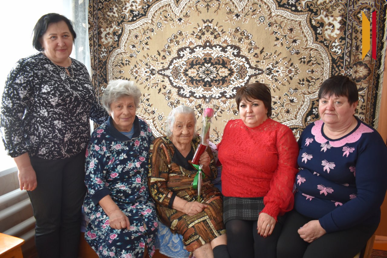 «Пусть каждый из вас доживет до ста лет!» Жительнице аннинского села Екатерине Усковой исполнилось 100 лет