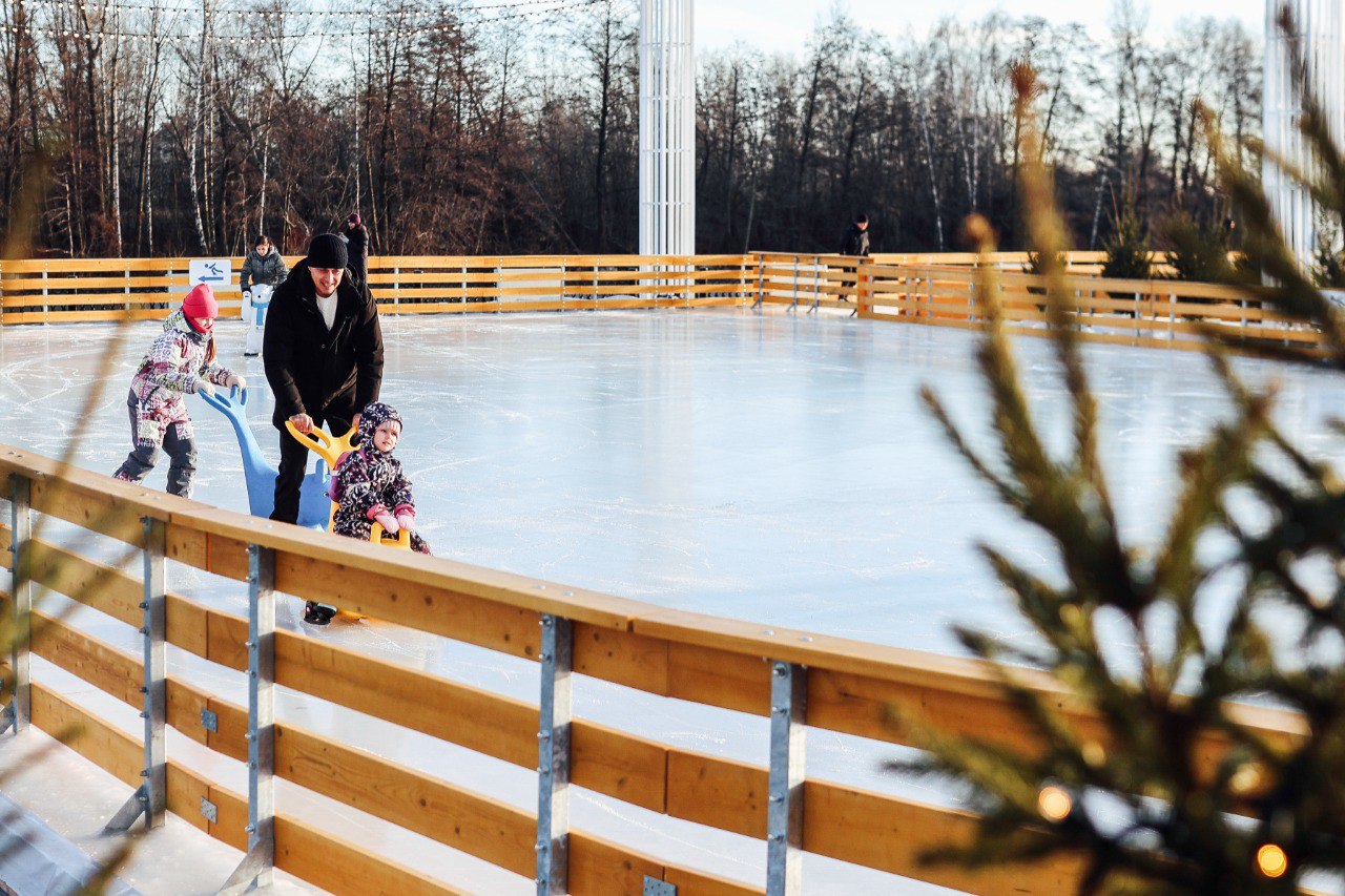 Первый день на ледовой арене Первый день на ледовой арене
