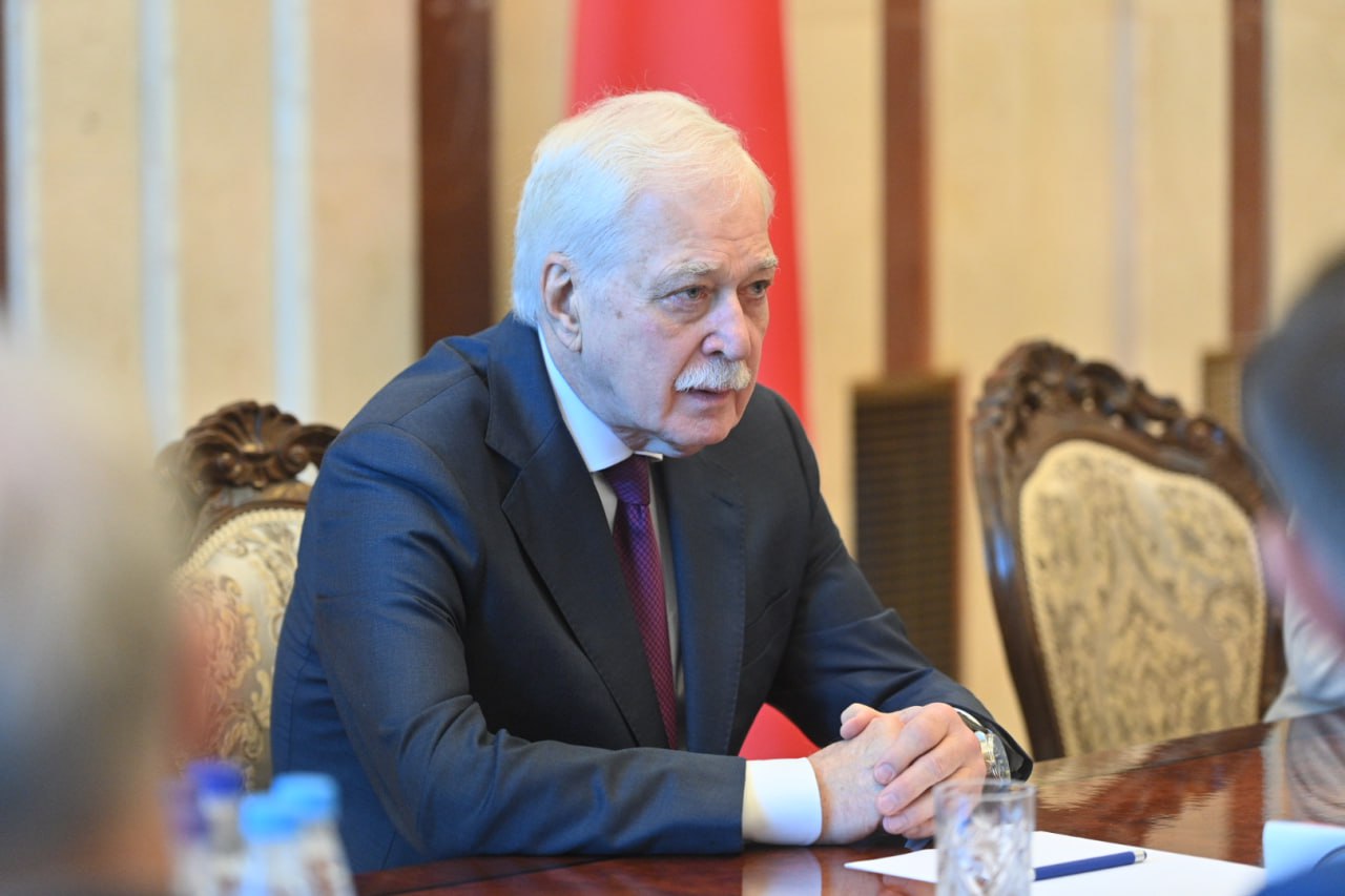 Губернатор Воронежской области Александр Гусев направил поздравление с 75-летием Борису Грызлову, Чрезвычайному и Полномочному Послу Российской Федерации в Республике Беларусь: