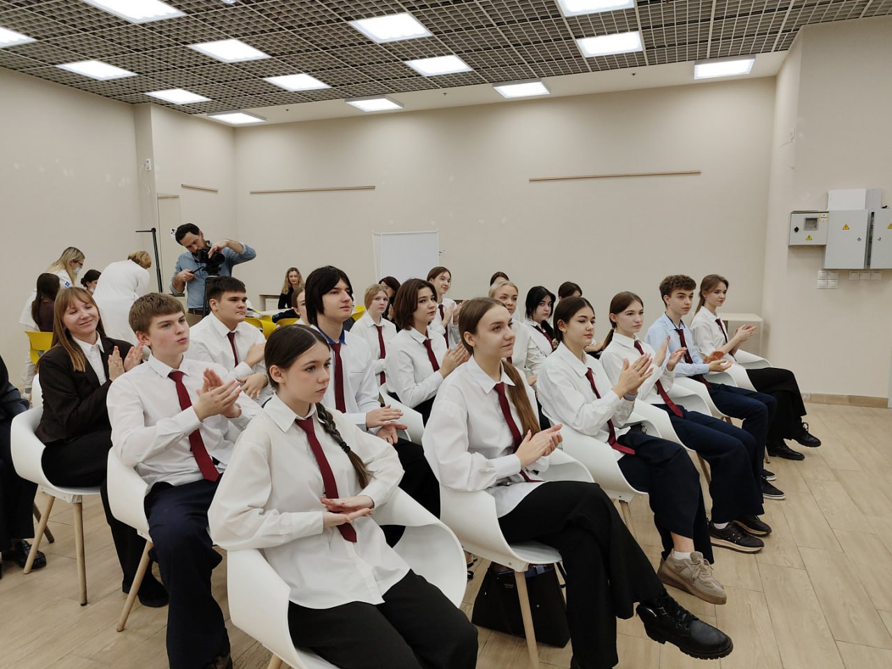 Будьте здоровы!. В минувшую субботу в одном из торгово-развлекательных центров города по инициативе Воронежской городской Думы состоялся медико-патриотический фестиваль «Воронеж поможет» Будьте здоровы!. В минувшую субботу в одном из торгово-развлекательных центров города по инициативе Воронежской городской Думы состоялся медико-патриотический фестиваль «Воронеж поможет»