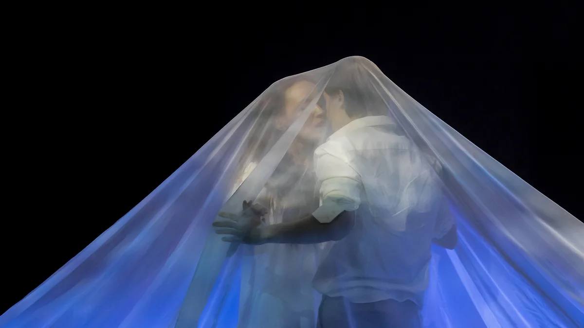 В Воронеже драмтеатр поставил спектакль о разрушительной власти женщин над мужчинами В Воронеже драмтеатр поставил спектакль о разрушительной власти женщин над мужчинами