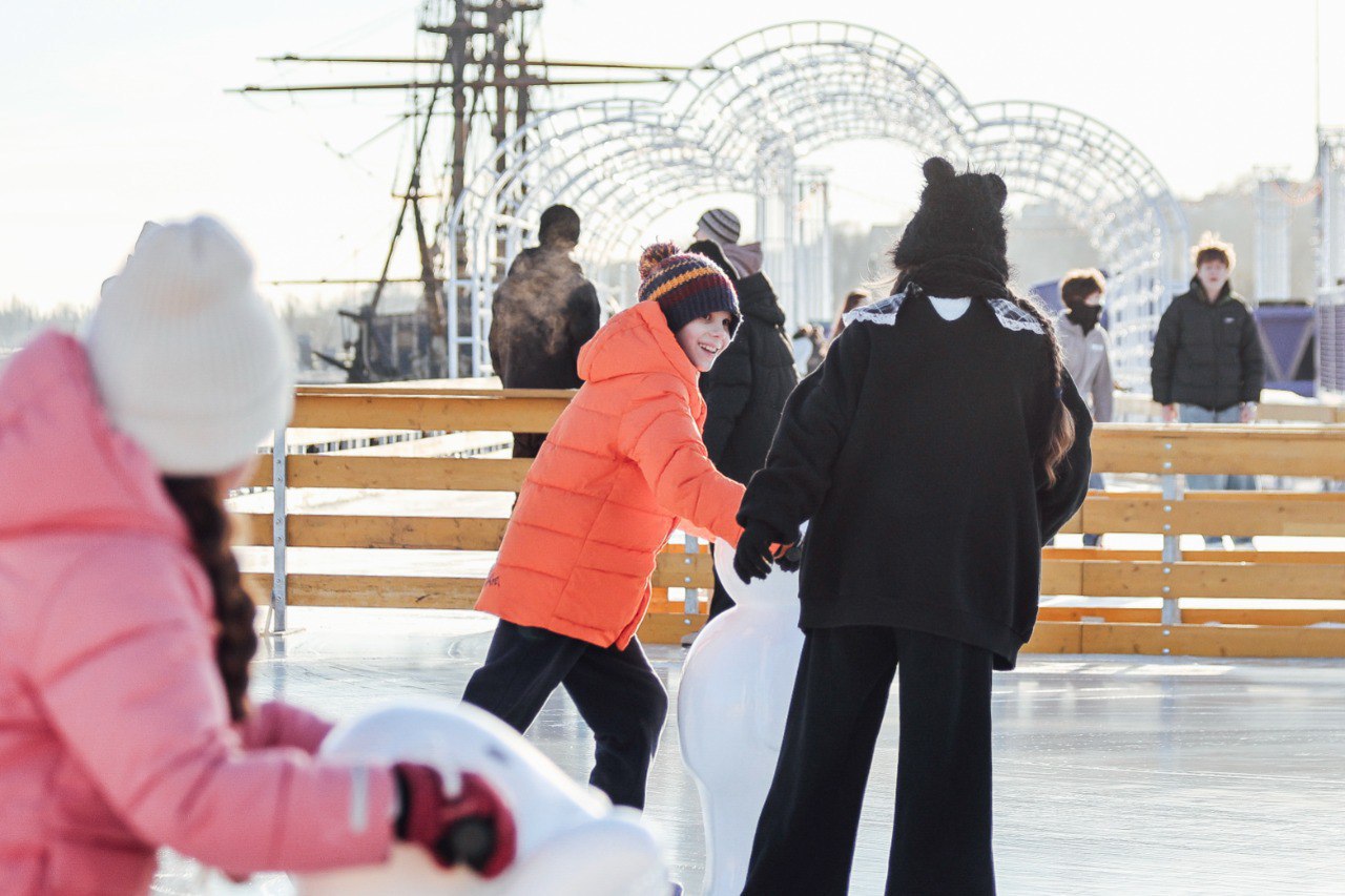 Торжественное открытие катка на Адмиралтейской площади пройдет 20 декабря Торжественное открытие катка на Адмиралтейской площади пройдет 20 декабря