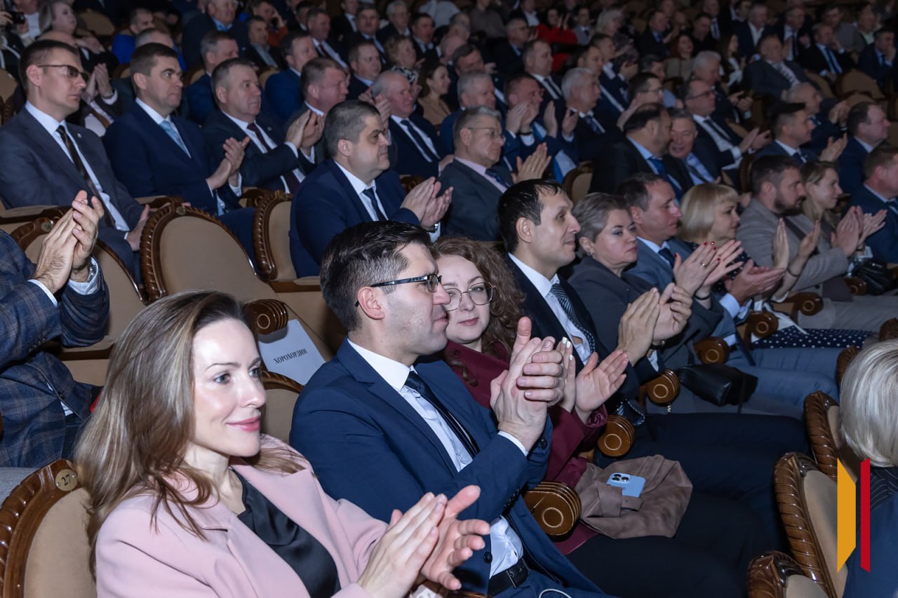 Лучшим сельхозработникам Воронежской области вручили сертификаты на автомобили Лучшим сельхозработникам Воронежской области вручили сертификаты на автомобили