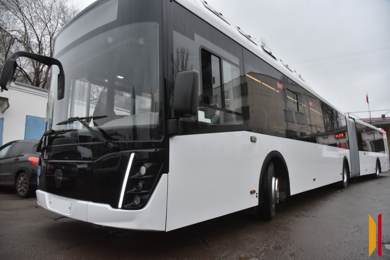 Прокатились на «гармошке». Корреспонденты РИА «Воронеж» оценили новые автобусы