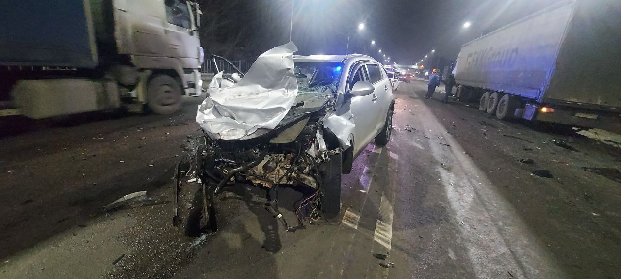 Один человек погиб, трое пострадали в страшной аварии на выезде из Воронежа Один человек погиб, трое пострадали в страшной аварии на выезде из Воронежа