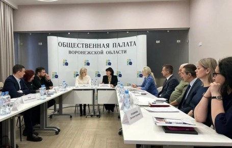 В Общественной палате продолжаем развивать практику проведения стратегических сессий, когда сообща можно поискать ответы на достаточно сложные вопросы, обсудить какие-то идеи