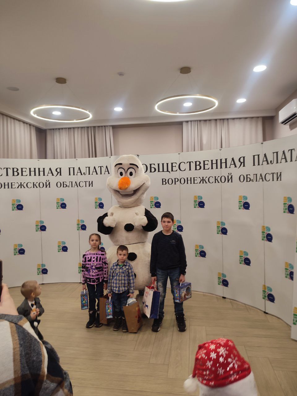 Сегодня здание Общественной палаты весь день было полно детского смеха и предвкушения праздника Сегодня здание Общественной палаты весь день было полно детского смеха и предвкушения праздника