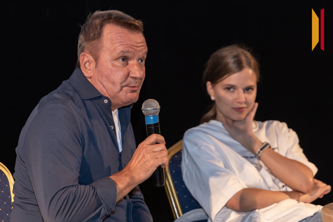 Съемки «за ленточкой» и самая массовая сцена: в Воронеже показали первую серию сериала «Ландыши. Вторая весна» Съемки «за ленточкой» и самая массовая сцена: в Воронеже показали первую серию сериала «Ландыши. Вторая весна»