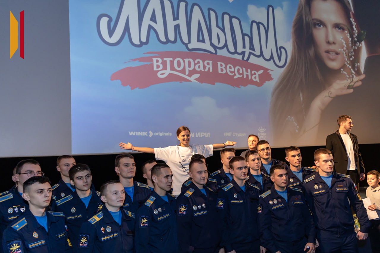 Съемки «за ленточкой» и самая массовая сцена: в Воронеже показали первую серию сериала «Ландыши. Вторая весна» Съемки «за ленточкой» и самая массовая сцена: в Воронеже показали первую серию сериала «Ландыши. Вторая весна»