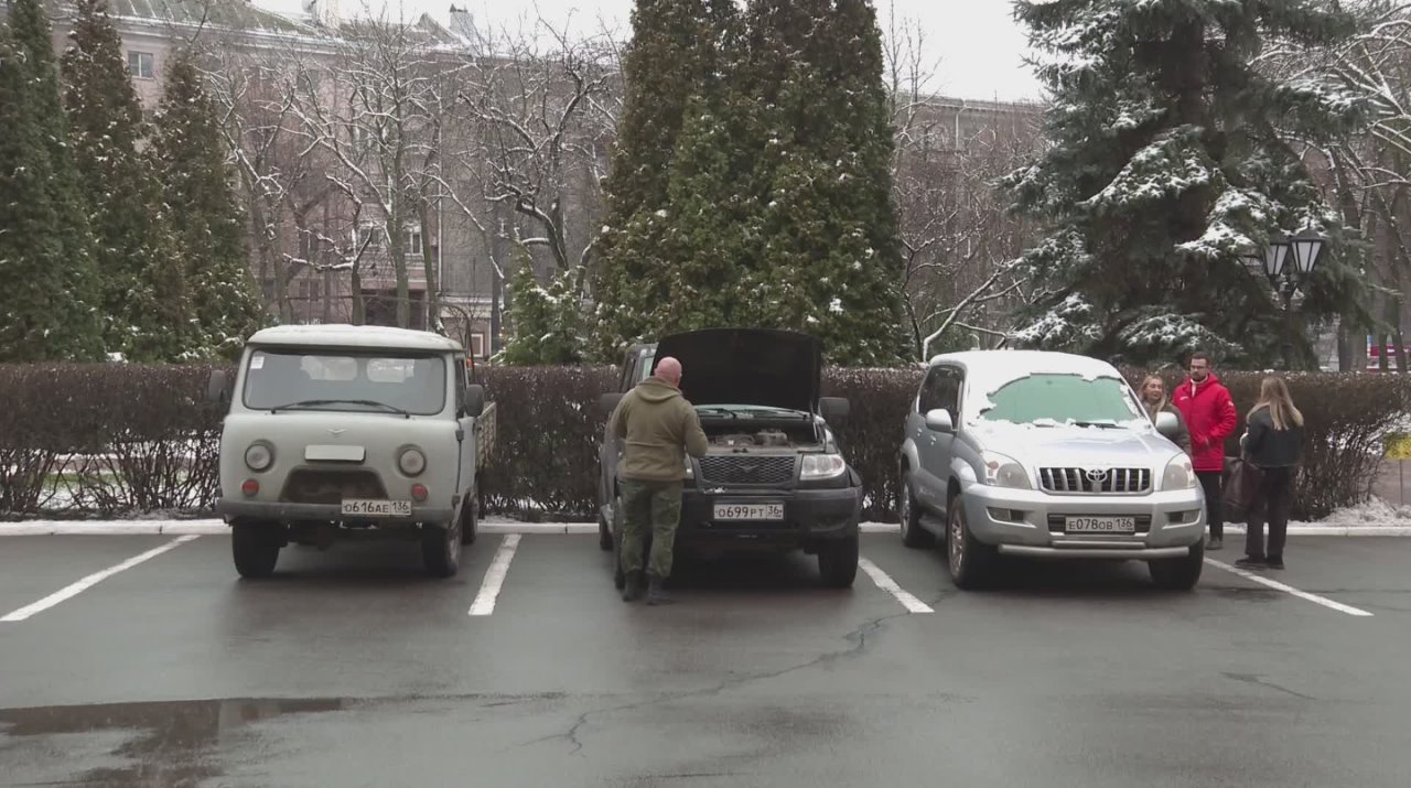 Из Воронежа в зону спецоперации передали автомобили