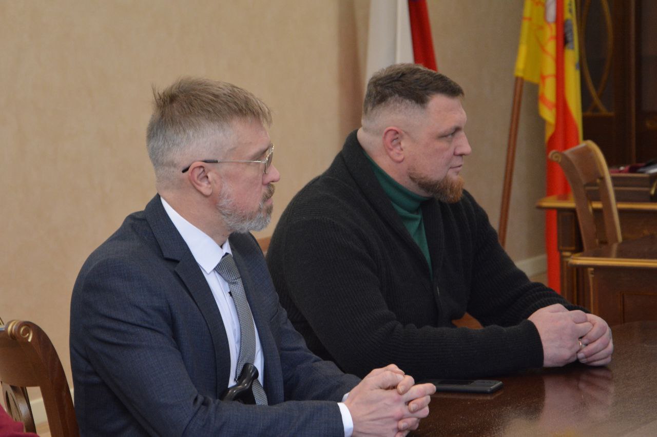 Встретился с участниками и ветеранами СВО, которые проходят обучение в рамках кадровой программы «Герои земли Воронежской» Встретился с участниками и ветеранами СВО, которые проходят обучение в рамках кадровой программы «Герои земли Воронежской»