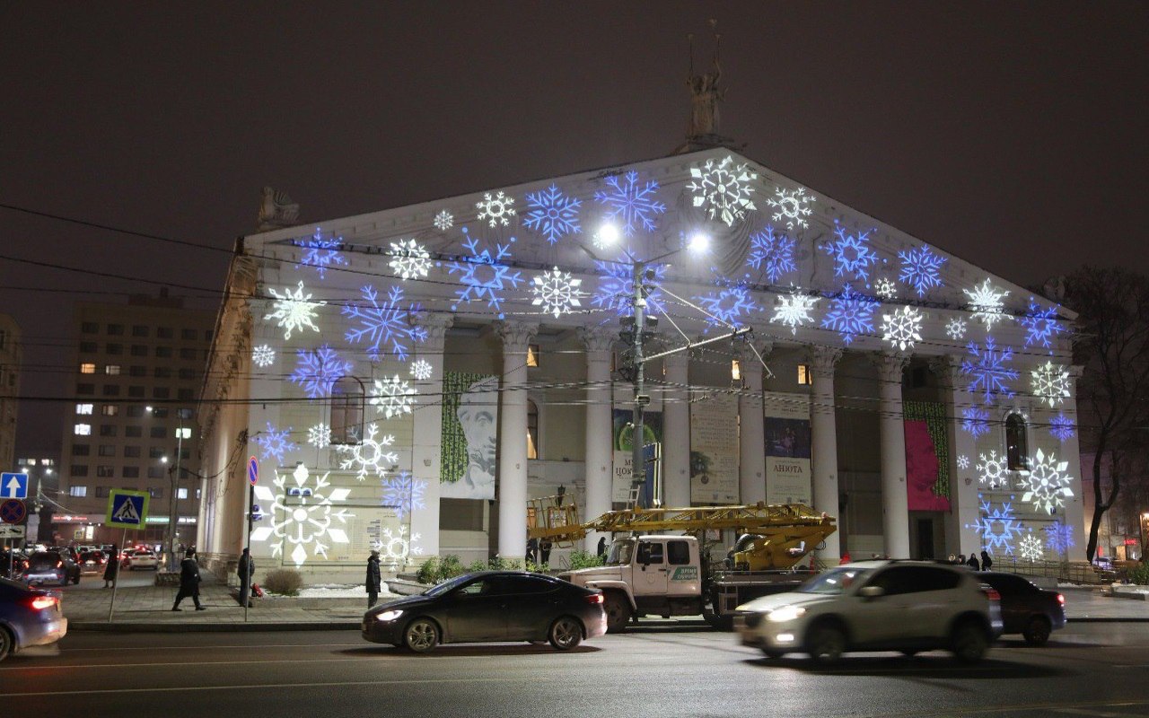 Новогоднюю площадь Ленина открыли для посещения Новогоднюю площадь Ленина открыли для посещения