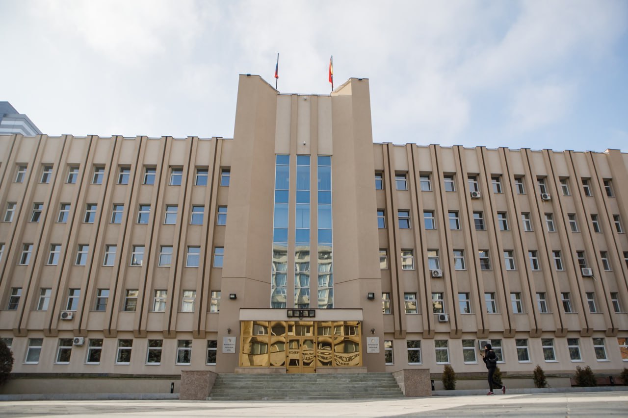 Юрий Матузов: «В парламентские каникулы работа депутатов не останавливается»