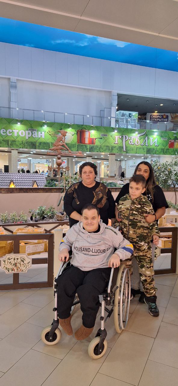 В рамках доброй инициативы "Обними мечту" депутат Воронежской городской думы Михаил Гамбург, Воронежское отделение Всероссийского детского фонда и участники программы «Герои Земли Воронежской» подарили настоящее новогоднее... В рамках доброй инициативы "Обними мечту" депутат Воронежской городской думы Михаил Гамбург, Воронежское отделение Всероссийского детского фонда и участники программы «Герои Земли Воронежской» подарили настоящее новогоднее...