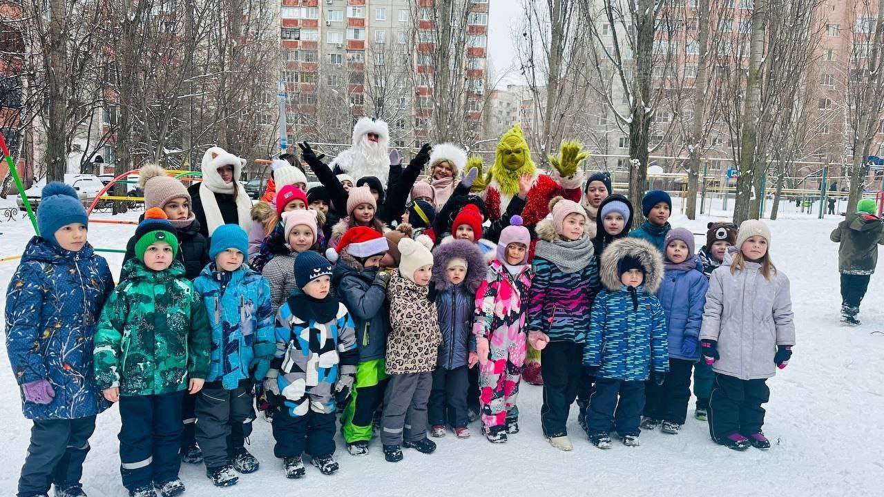 На 18 округе прошли новогодние праздничные гуляния, организованные депутатом Воронежской городской Думы Дмитрием Крутских