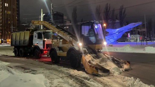 #уборка_Воронежа. «Золотые ручки» сейчас работают на улице Ворошилова