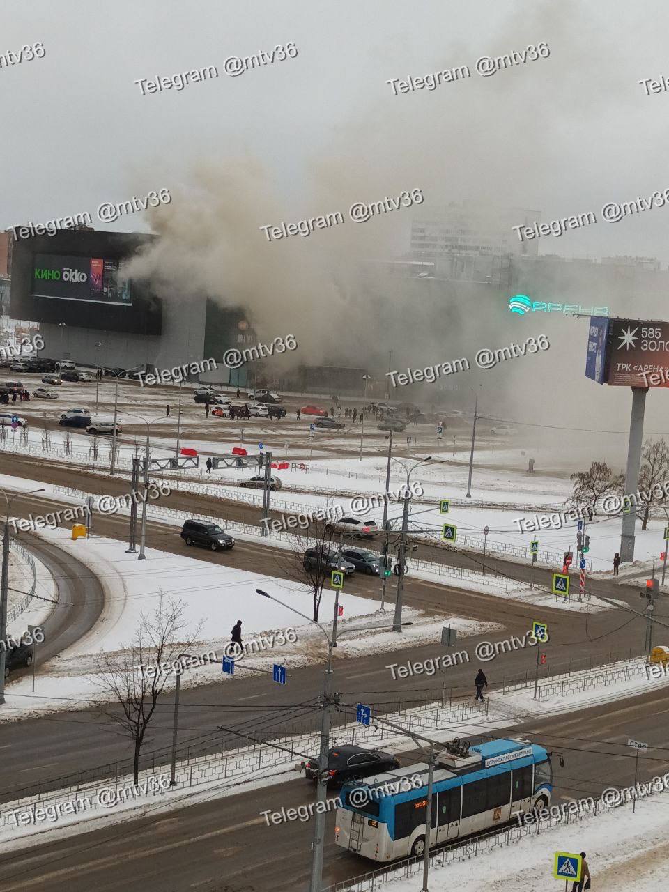 Воронежцы сообщают о сильном задымлении возле ТРК «Арена»