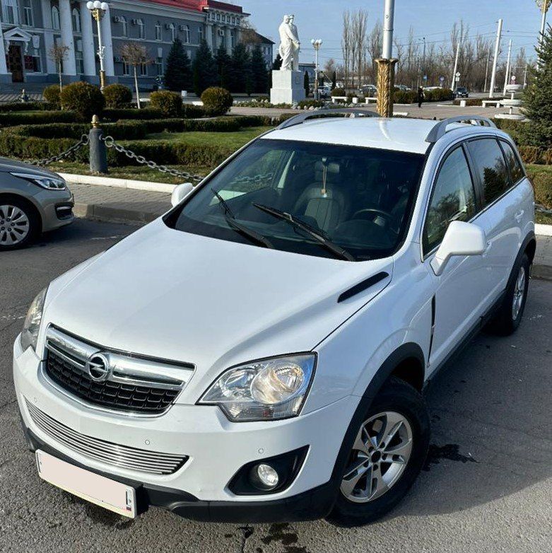 1 100 �.�. Opel Antara, 2014 �.�