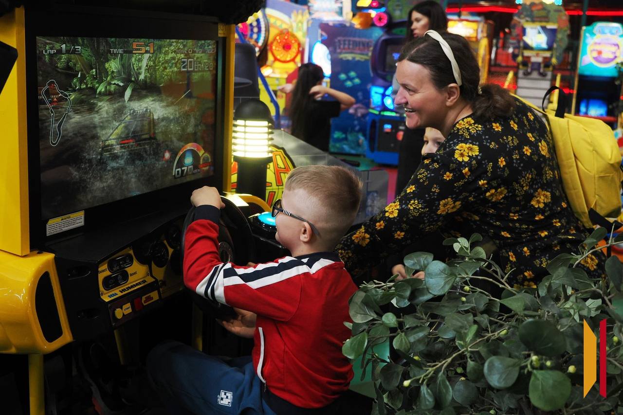 Подарок от воронежского губернатора: многодетная семья Гылка посетила парк аттракционов и океанариум Подарок от воронежского губернатора: многодетная семья Гылка посетила парк аттракционов и океанариум