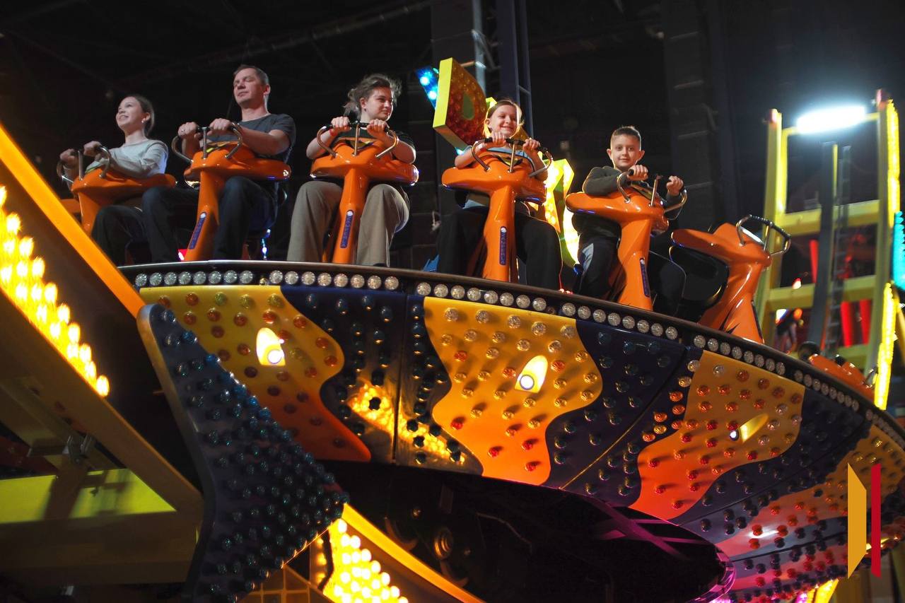 Подарок от воронежского губернатора: многодетная семья Гылка посетила парк аттракционов и океанариум Подарок от воронежского губернатора: многодетная семья Гылка посетила парк аттракционов и океанариум