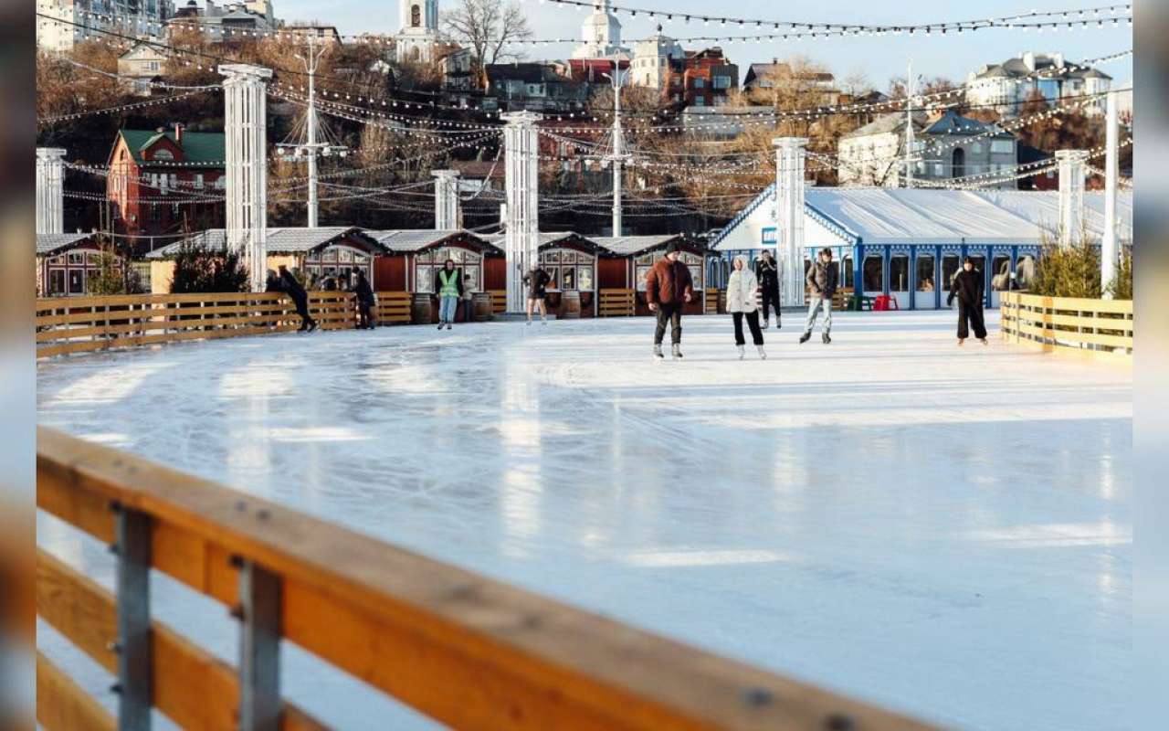 Показательное выступление фигуристов состоится на катке на Адмиралтейской площади в Воронеже