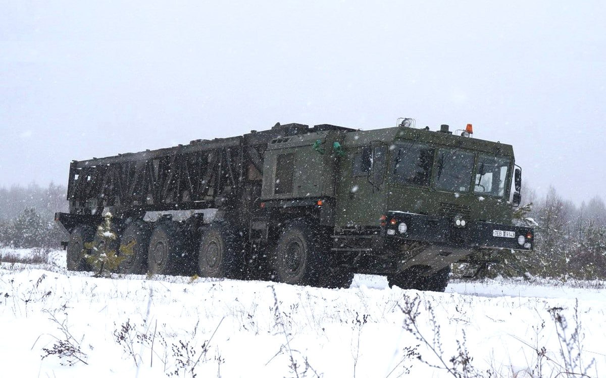 Все что известно про БРСД "Орешник" на текущий момент согласно материалам от @militaryrussiaru Все что известно про БРСД "Орешник" на текущий момент согласно материалам от @militaryrussiaru
