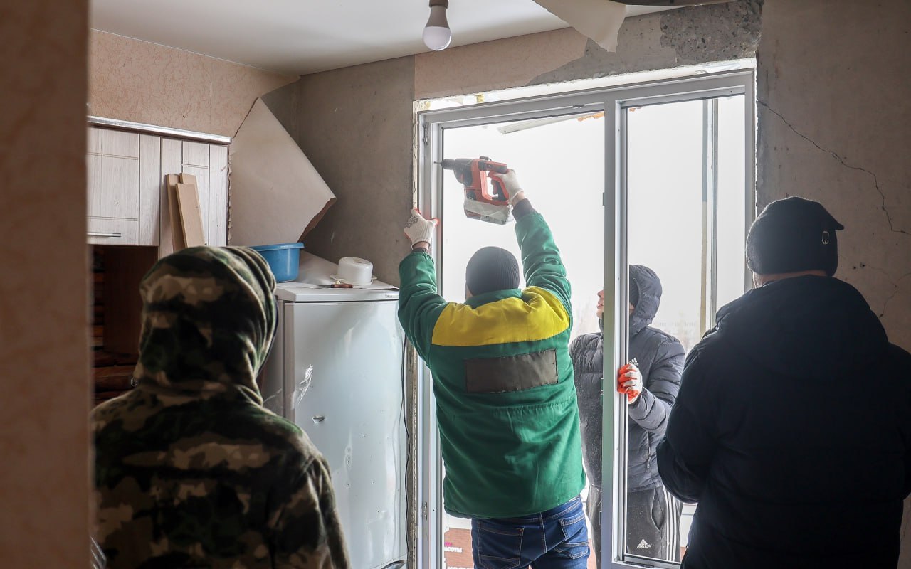 После атаки БПЛА на Воронеж местные власти приступили к восстановлению поврежденных домов горожан