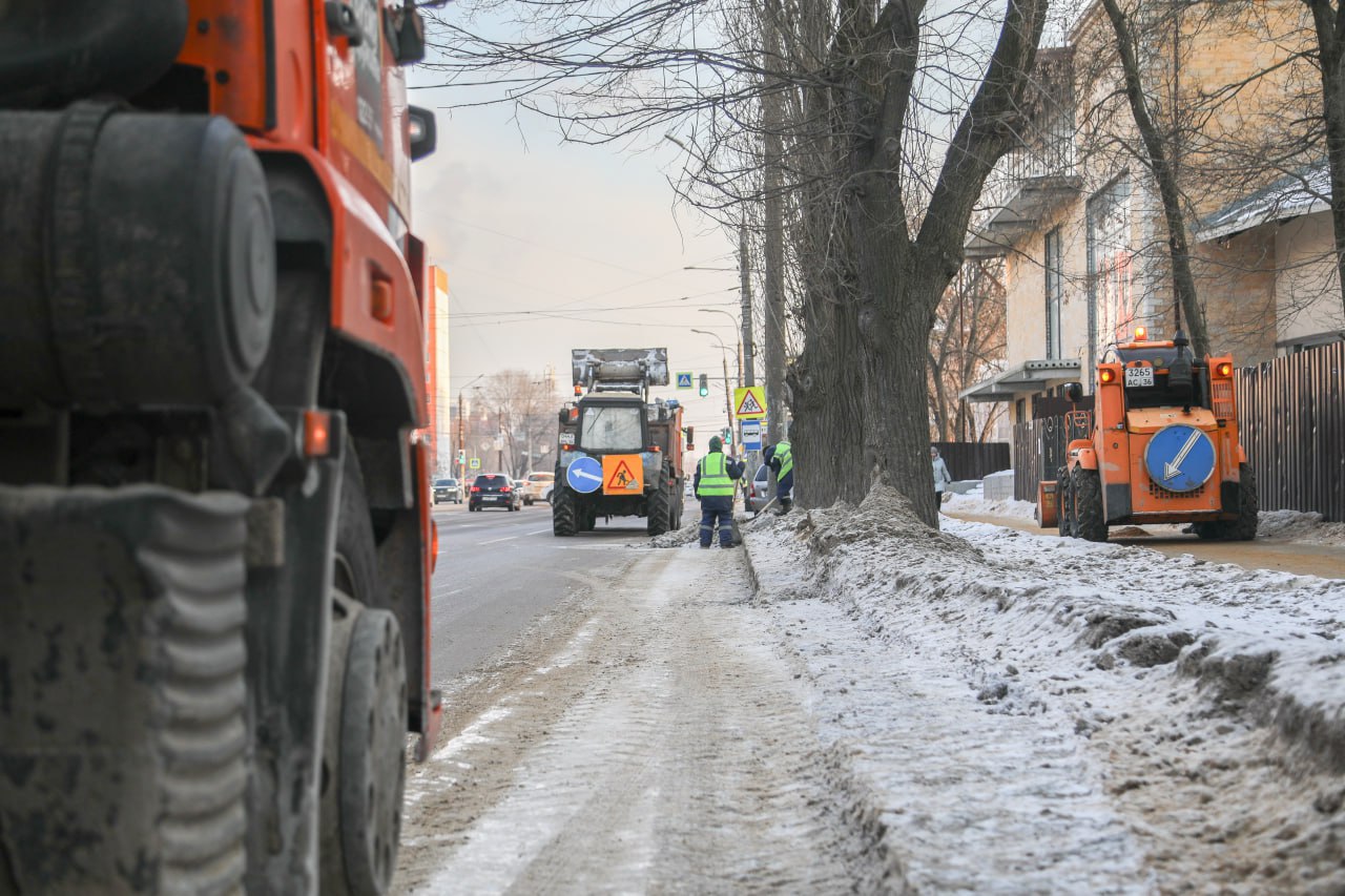 Сергей Петрин: Сегодня районные комбинаты благоустройства отдельно уделяли внимание местам, о которых сообщили горожане Сергей Петрин: Сегодня районные комбинаты благоустройства отдельно уделяли внимание местам, о которых сообщили горожане