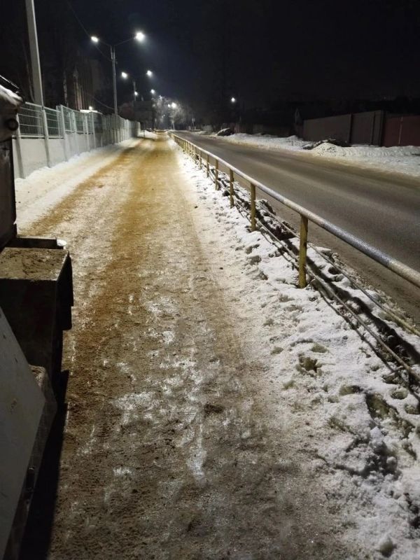 #уборка_Воронежа. Работа районных комбинатов благоустройства продолжалась в ночную смену