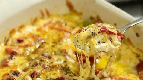 Запеченные овощи под ароматным сыром: кулинарный хит сезона