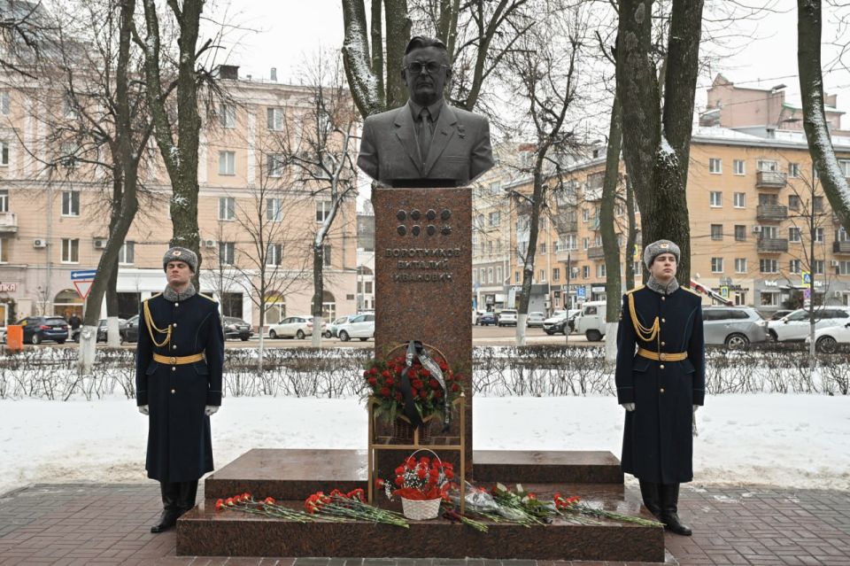 ������� �� �������� 100-����� �� ��� �������� ������ ����������� ������� ������� ��������� �����������