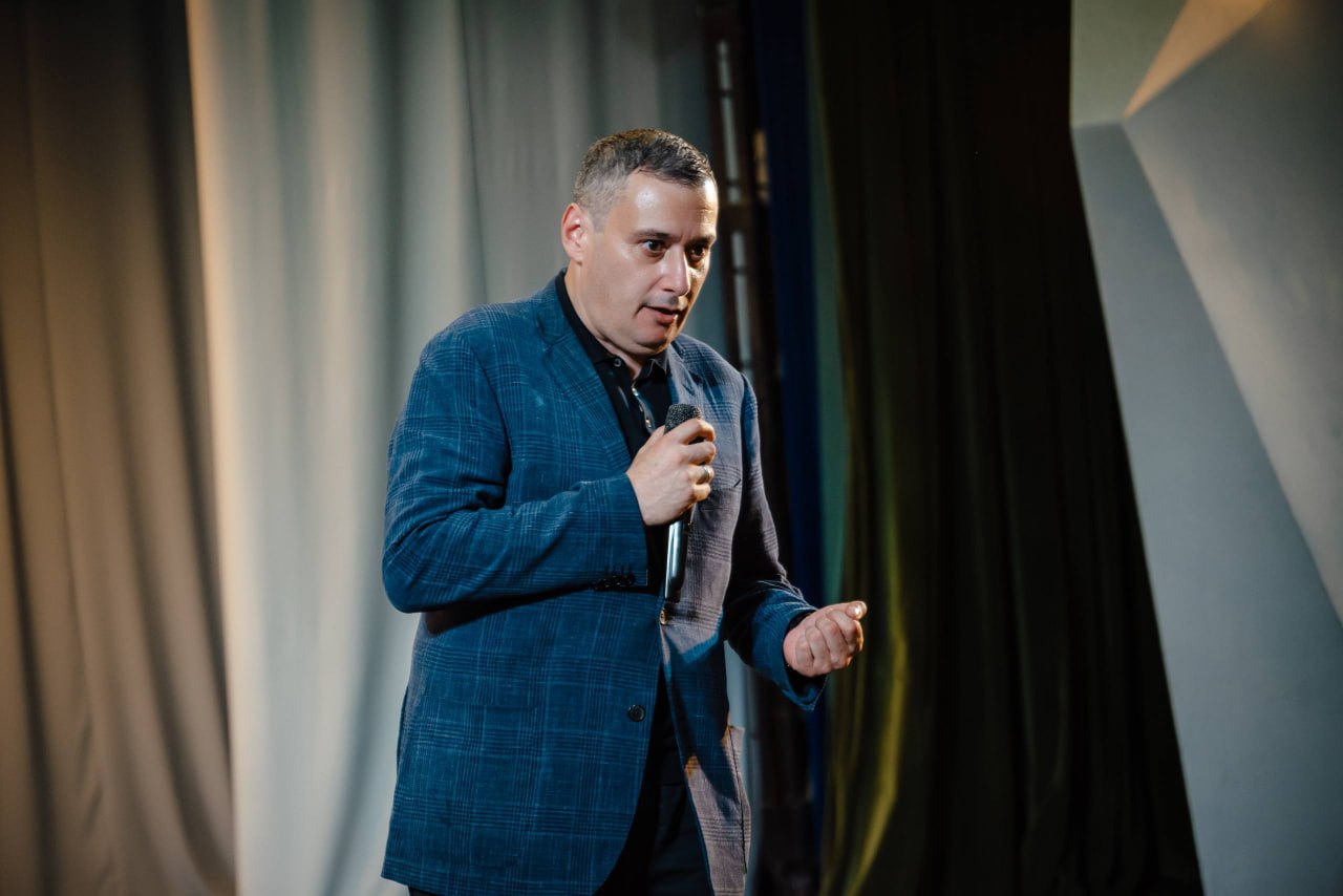 Губернатор соседней Курской области Александр Хинштейн попал в ДТП