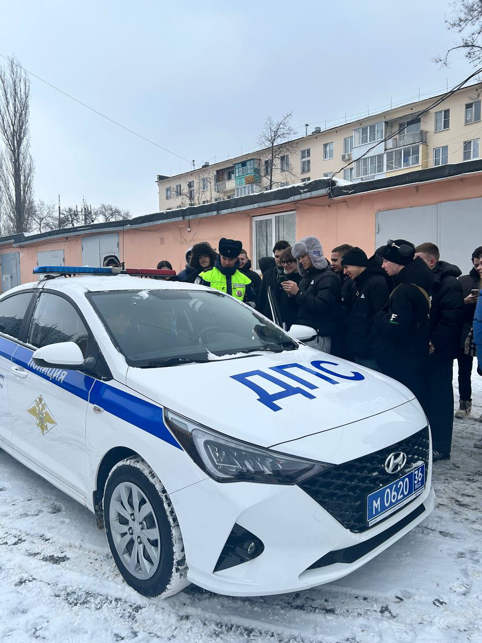 Студенты Нововоронежа познакомились с работой полиции Студенты Нововоронежа познакомились с работой полиции