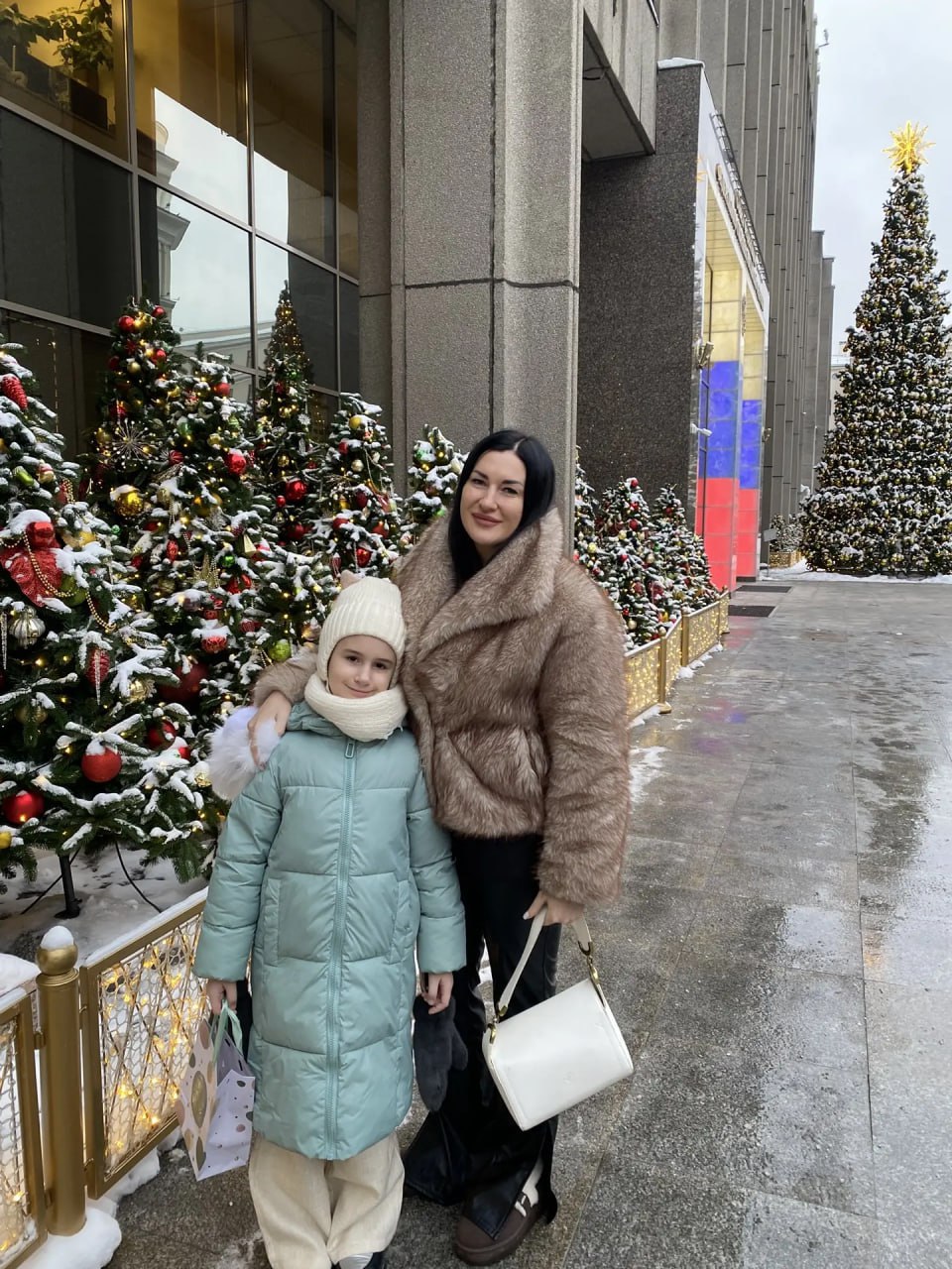 Губернатор Александр Гусев исполнил новогодние желания детей из ЛНР