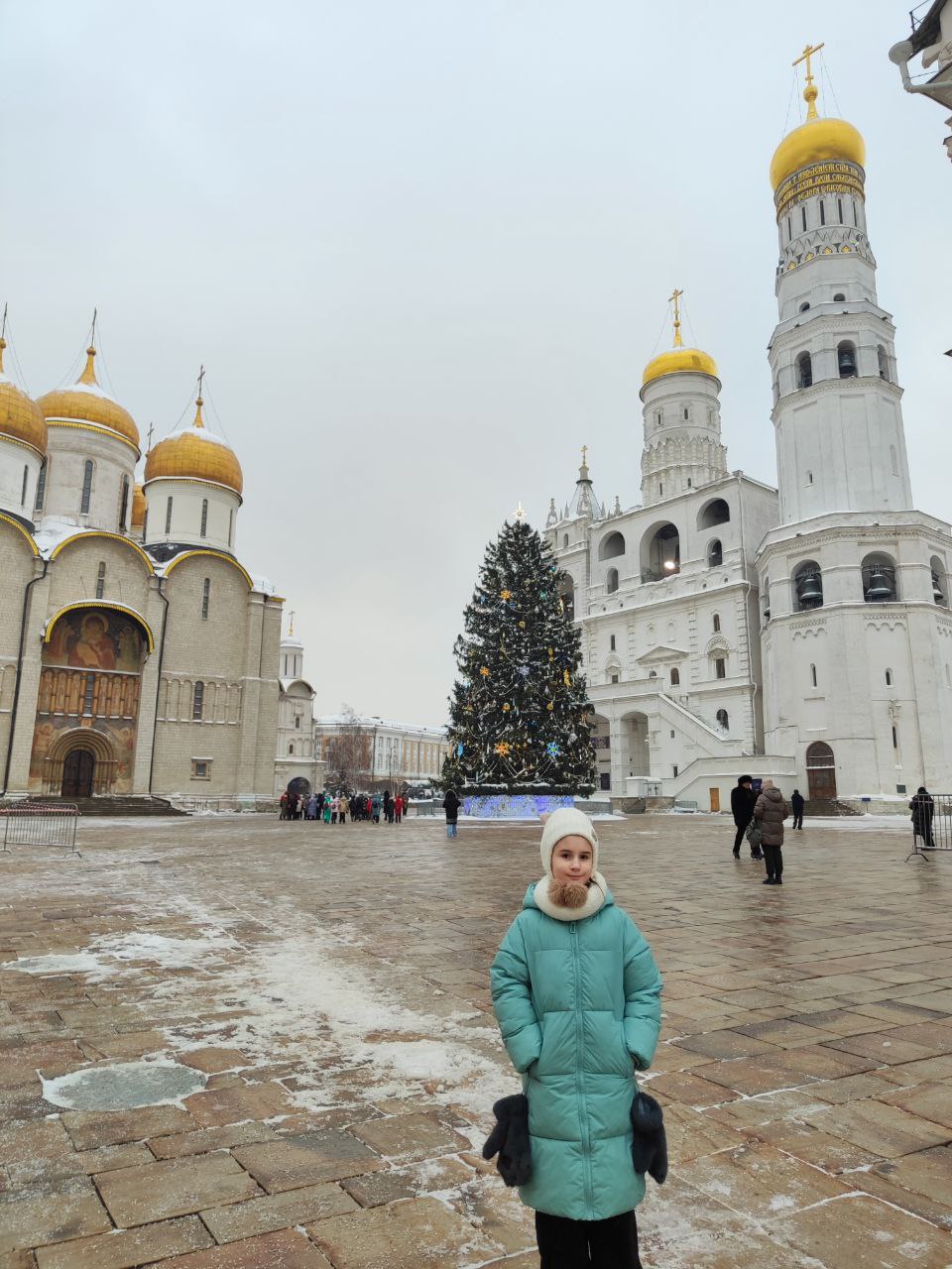 Губернатор Александр Гусев исполнил новогодние желания детей из ЛНР Губернатор Александр Гусев исполнил новогодние желания детей из ЛНР