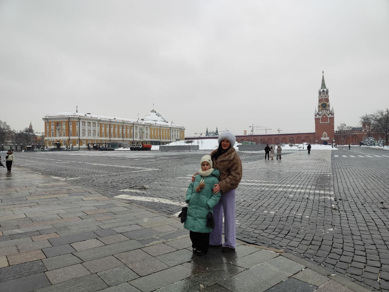 Губернатор Александр Гусев исполнил новогодние желания детей из ЛНР Губернатор Александр Гусев исполнил новогодние желания детей из ЛНР