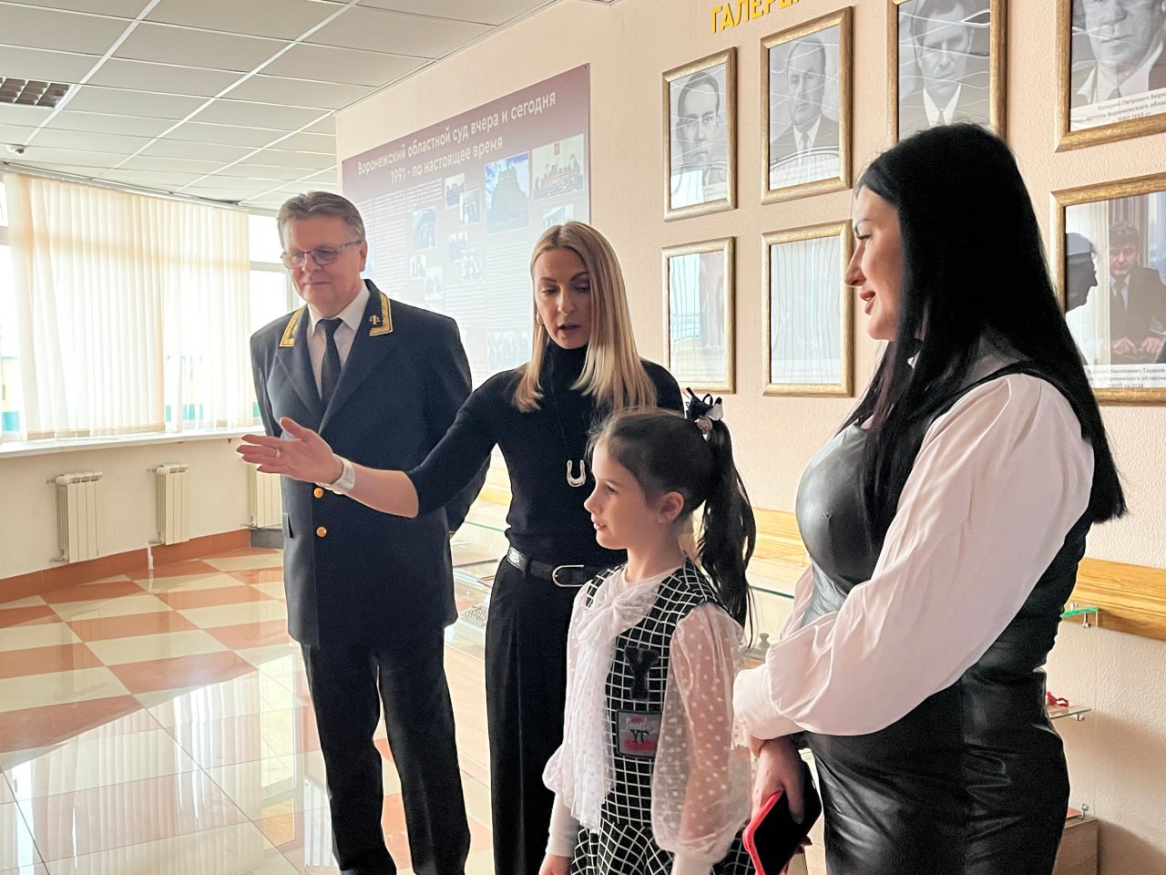 Судья в семь лет. РГУП и Воронежский областной суд поддержали мечту Эмилии Судья в семь лет. РГУП и Воронежский областной суд поддержали мечту Эмилии